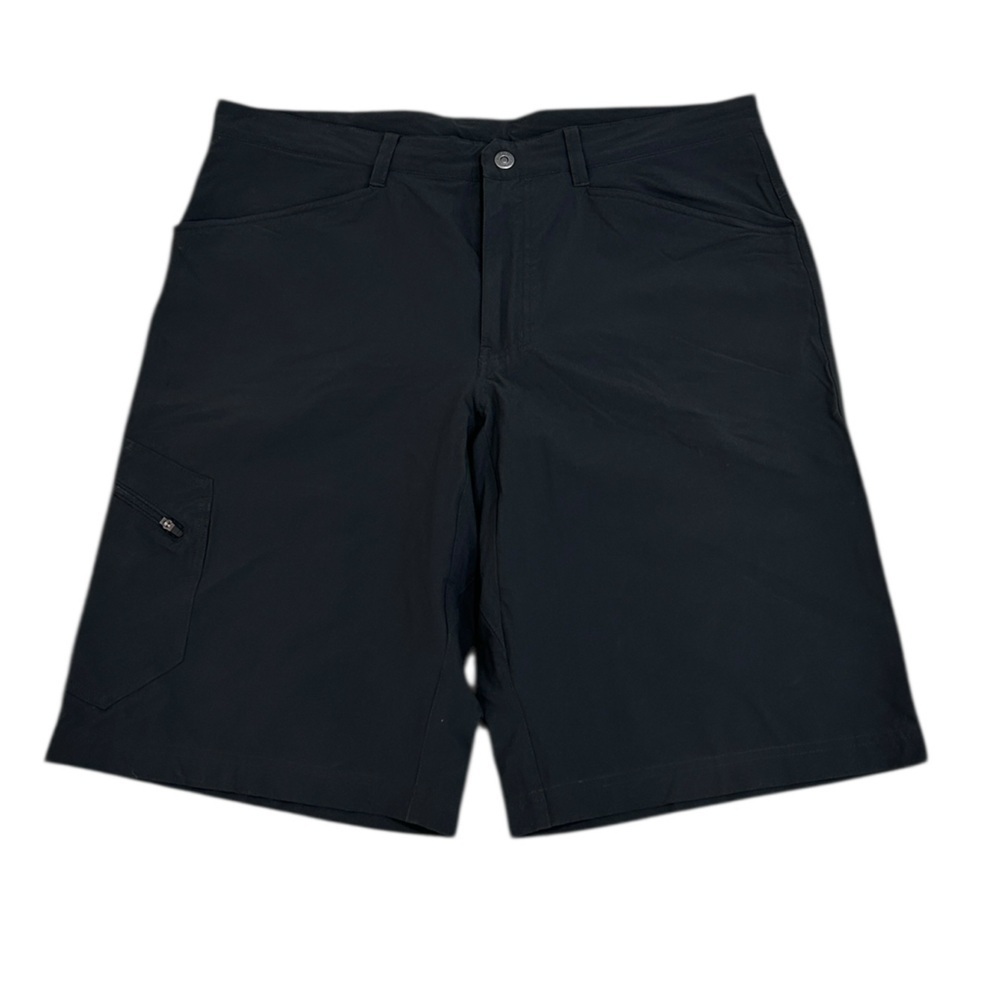 Patagonia men’s black performance wear nylon blend Shorts zip side pocket sz 38